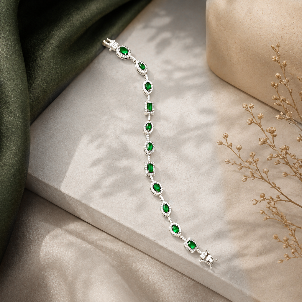 Emerald Élan Link Bracelet